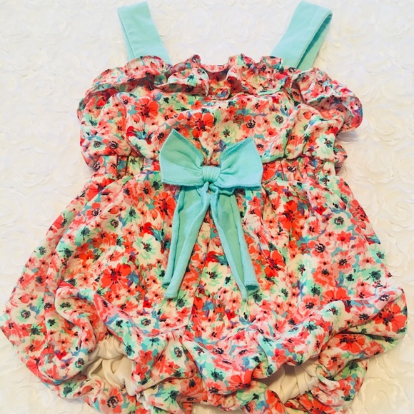 Rare Editions Other - 🦋Adorable little girls bubble romper 🦋
